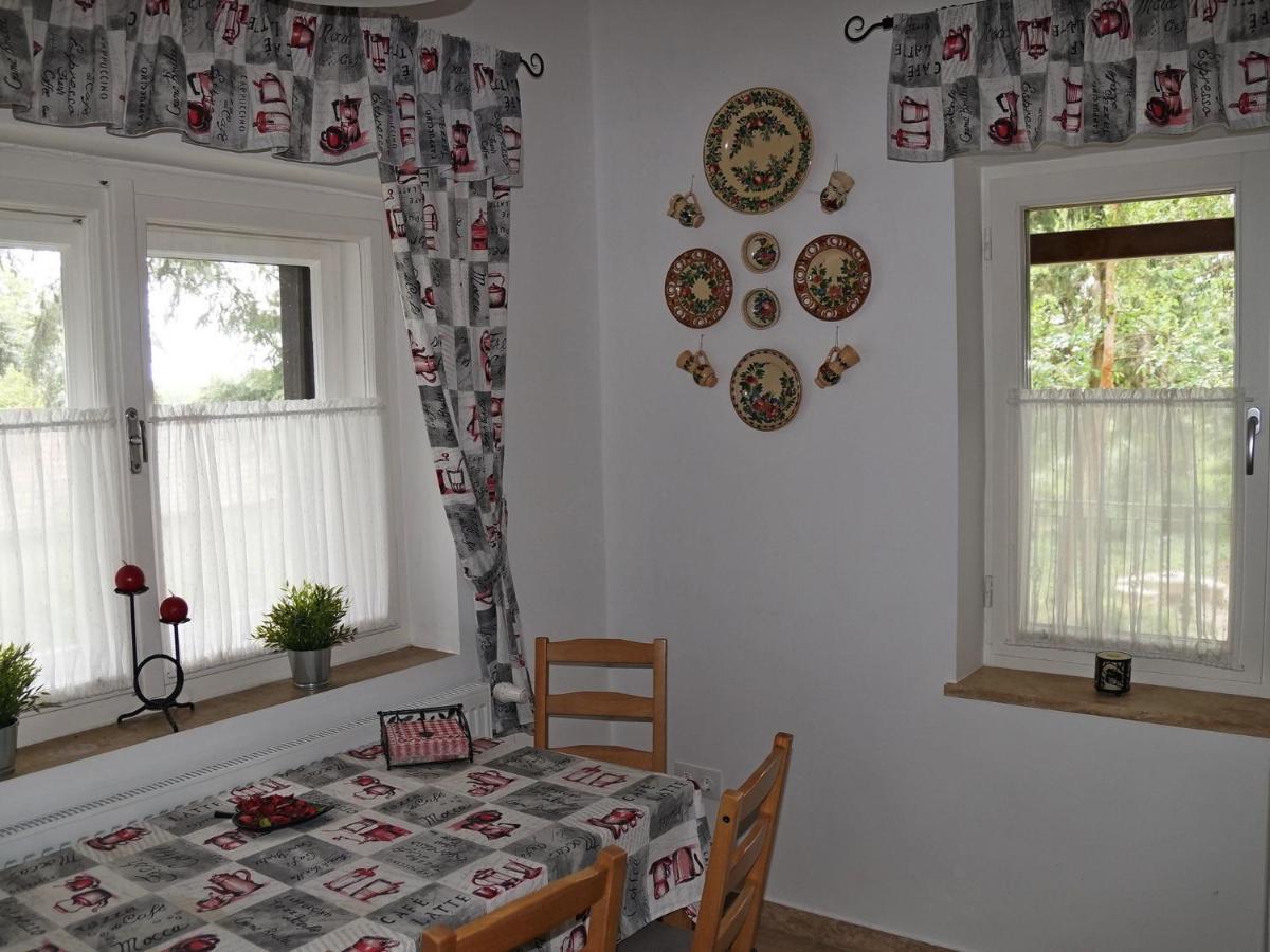 Fenyves Vendeghaz Apartment